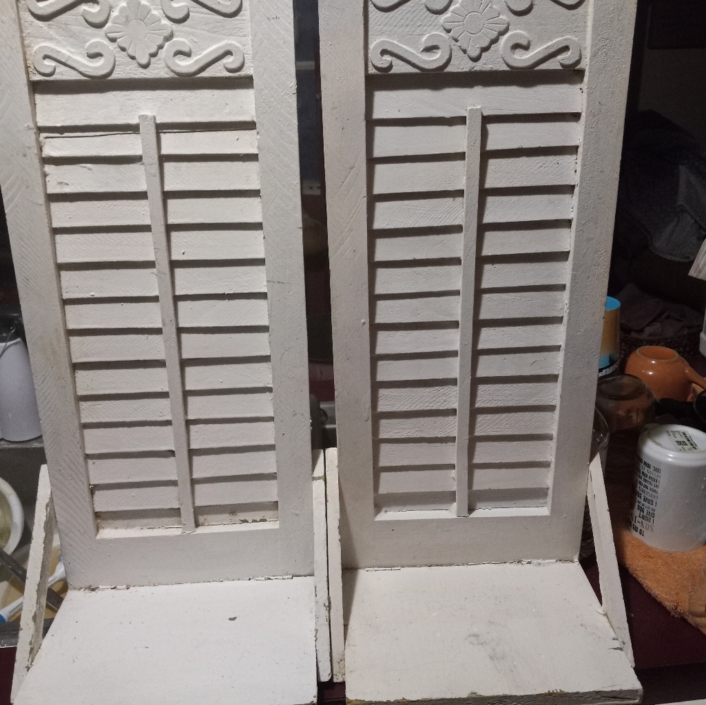 Home Interior 3 piece window w/ 2 shutters for display